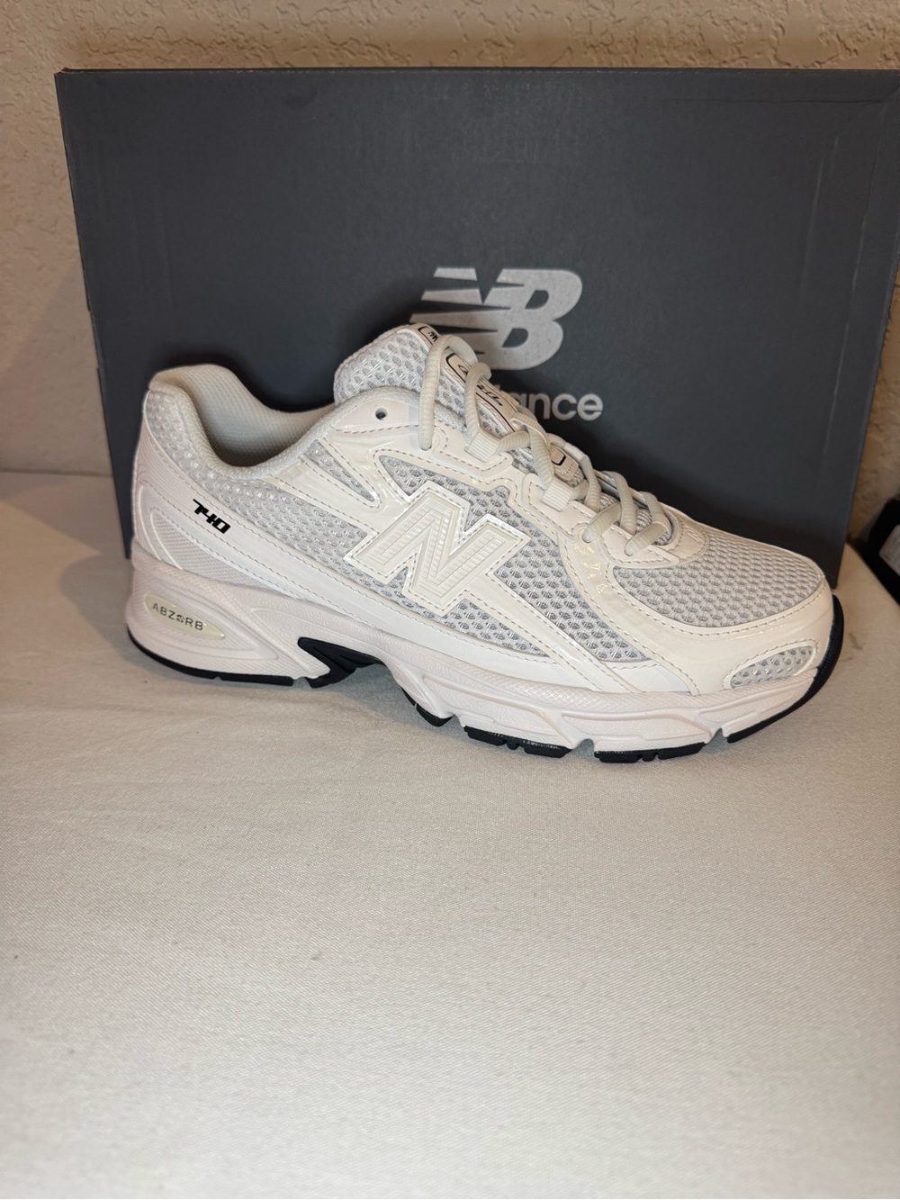 New Balance Women's White Mesh Supportive Walking Sneakers